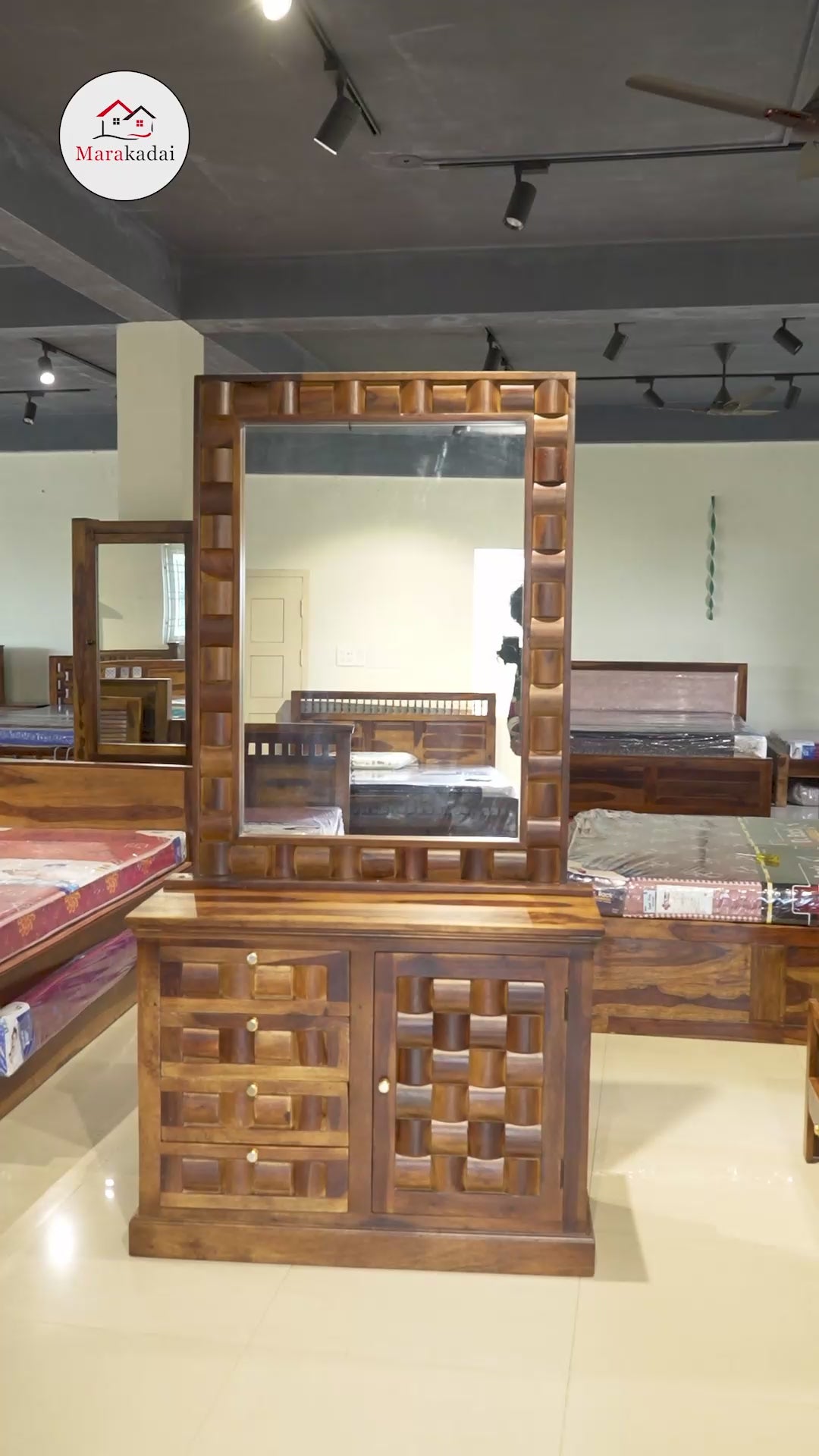 niwar dressing table big